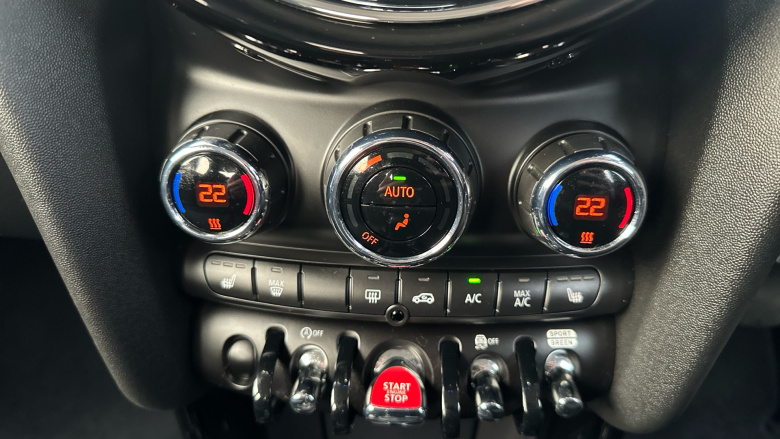 MINI Hatchback 1.5 Cooper Classic 5dr Auto Petrol Hatchback